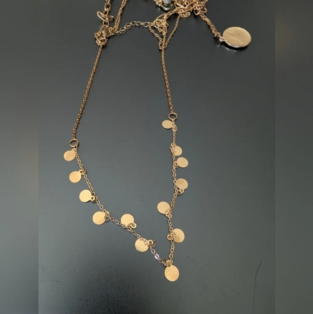Elegant Triple-Strand Necklace in Coppery Metal with Crystal Teardrops